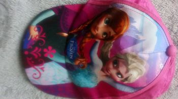 Casquette Reine des neiges rose