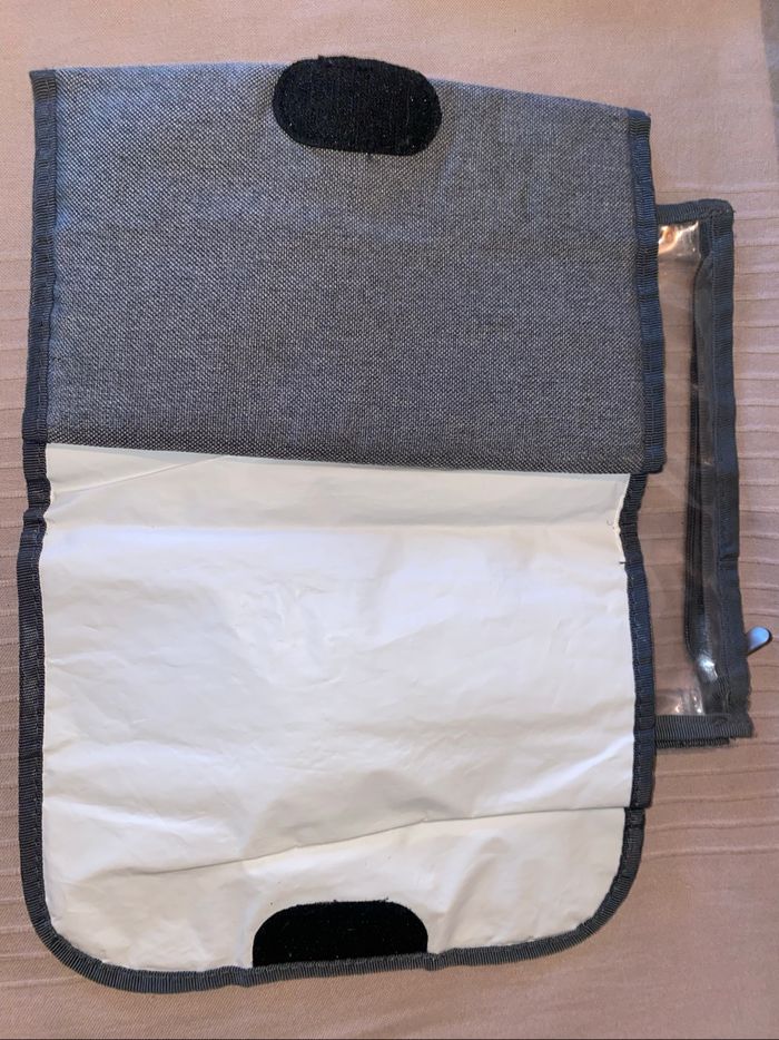 Tapis à langer nomade et pochette zip - photo numéro 2