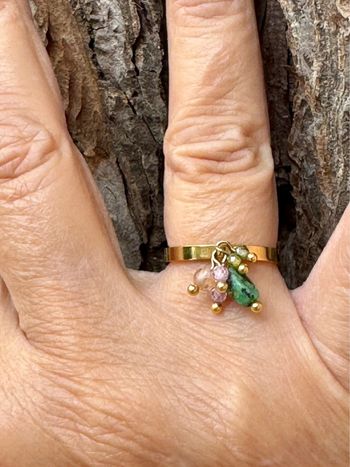 Bague réglable acier inoxydable or breloques perles nacrées rosées et 1 en Malachite