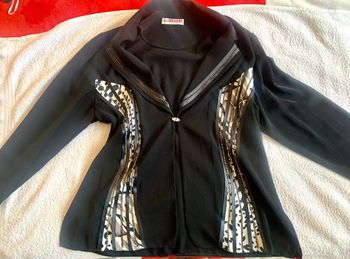 Blazer vintage chic motifs léopard / satinée et avec des perles