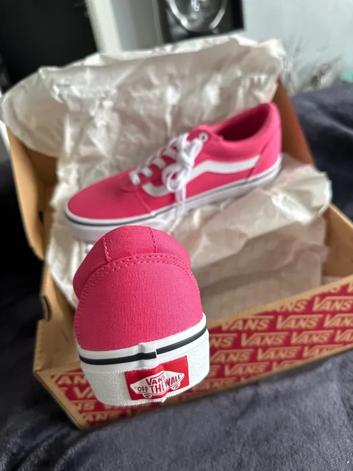 Vans rose - photo numéro 2