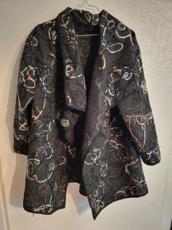 Veste poncho en polaire motif original