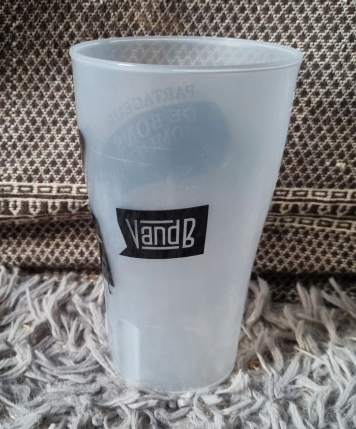 Grand verre plastique publicitaire V&B 50cl - photo numéro 3