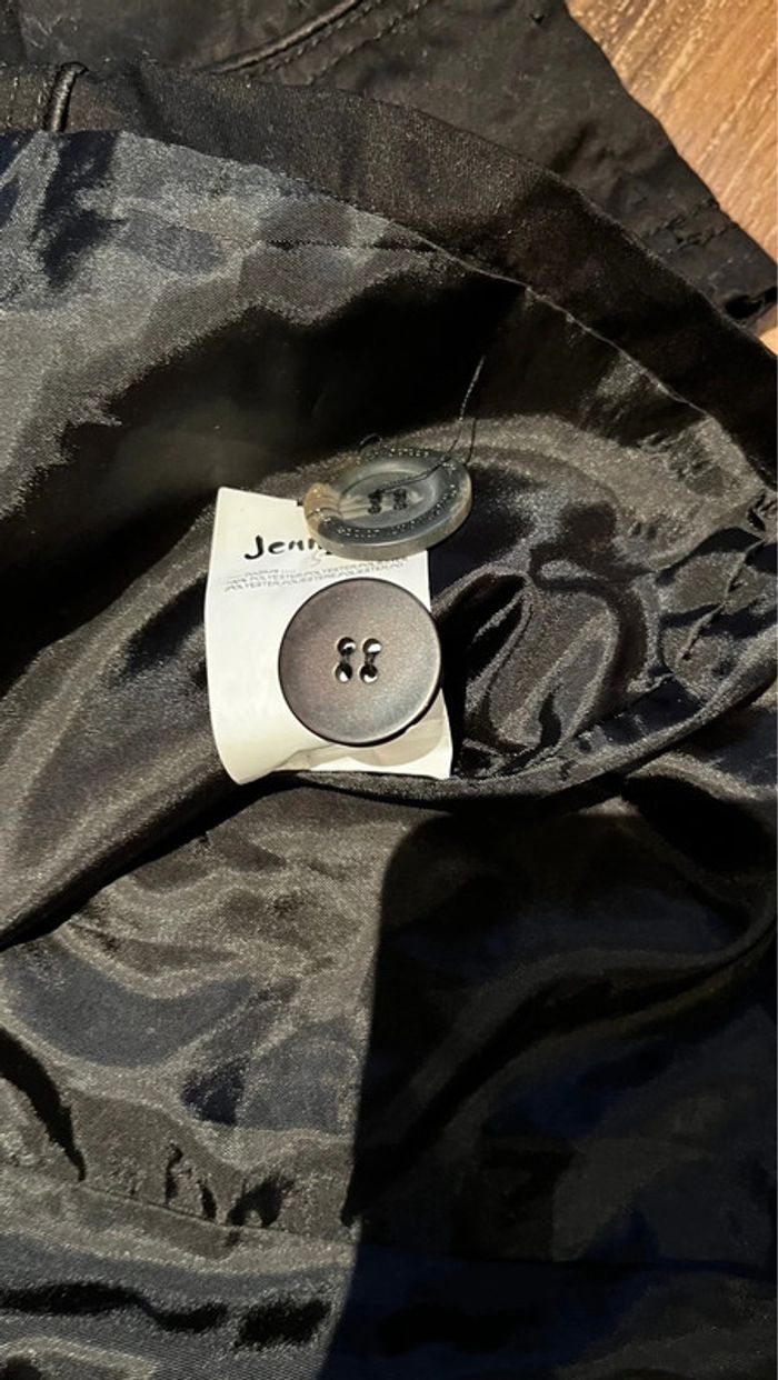 Trench noir - photo numéro 5