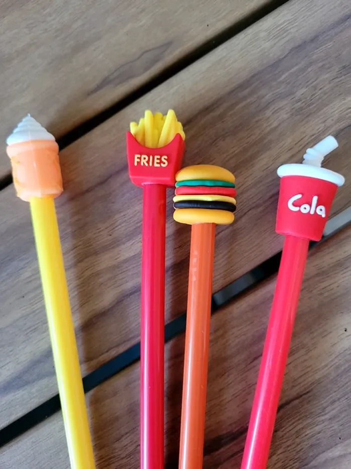 Stylo burger, sodas, frites, glace - photo numéro 3