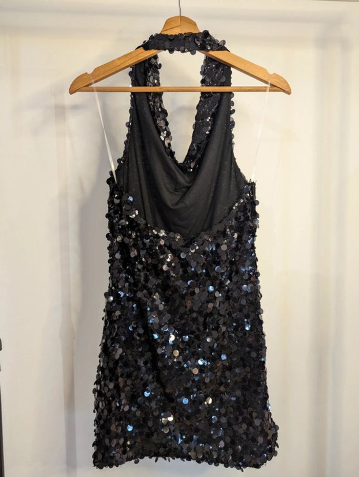 Robe a sequins décolleté noir - photo numéro 3