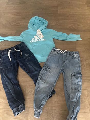 Ensemble sweat adidas et 2 jeans kiabi 6 ans