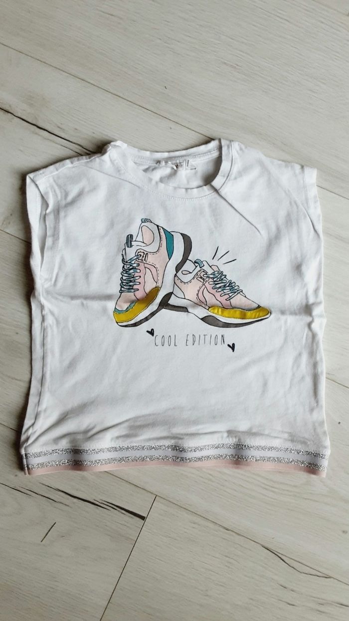 Vêtement fille tee-shirt manches courtes blanc motif baskets Orchestra 4 ans