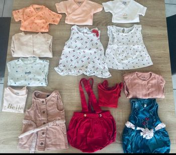 Lot de 13 vêtements été en taille 1 mois 