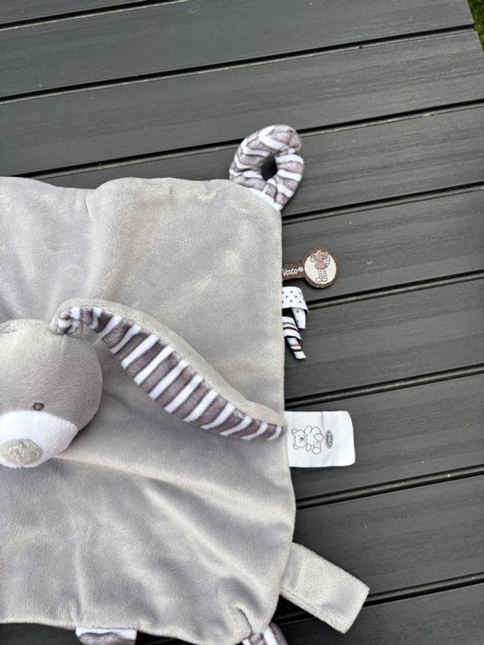 🌺Doudou plat lapin gris et blanc Vaco🌺 - photo numéro 4