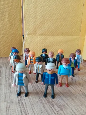 14 Playmobil variés
