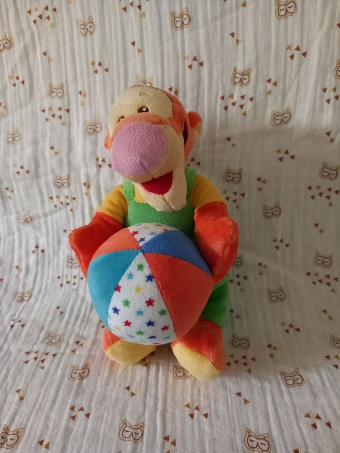 Doudou peluche musicale Tigrou