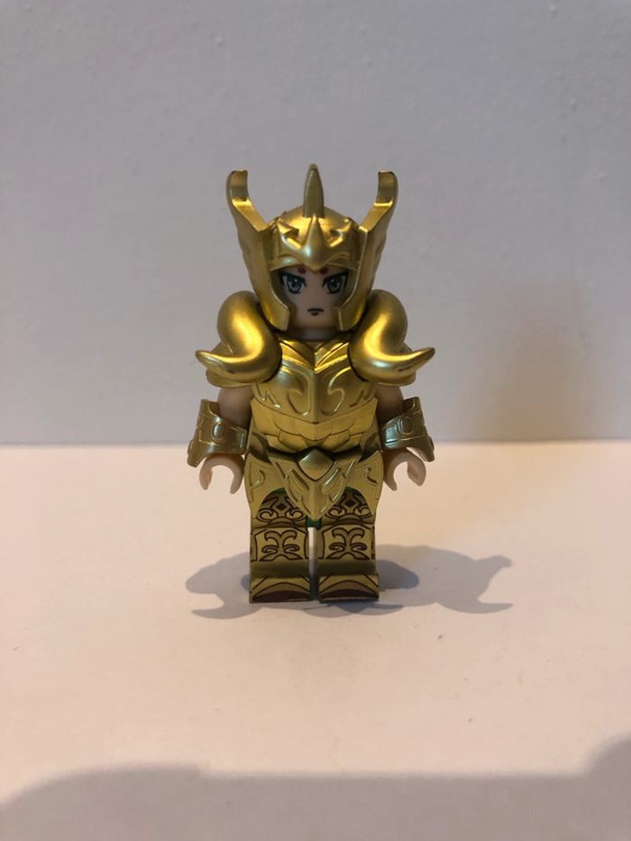 Figurine type lego Chevalier du Bélier. Les chevaliers du zodiaque. Saint Seiya