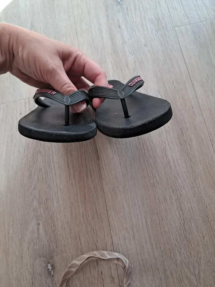 Tong noire - photo numéro 2