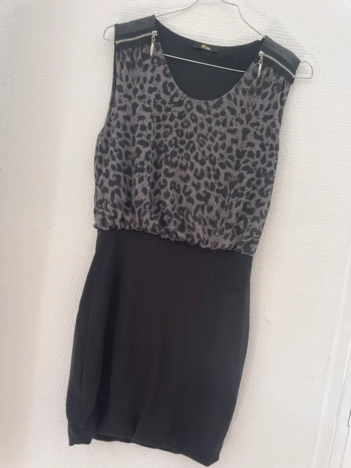 Robe noir