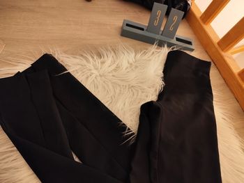 Pantalon tailleur bas ouvert