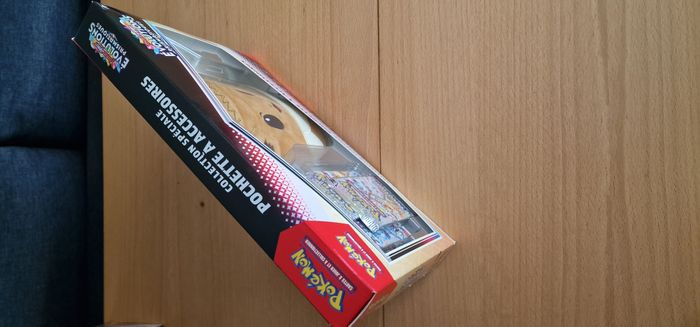 Coffret évolutions prismatiques pochette - carte pokémon - photo numéro 3
