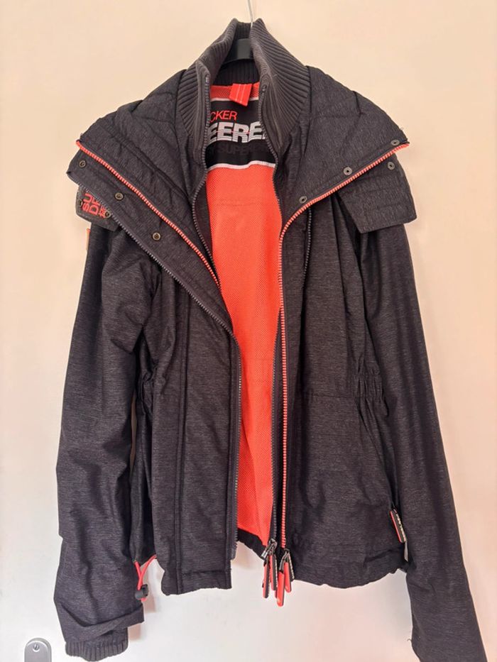 Blouson Superdry gris et rose