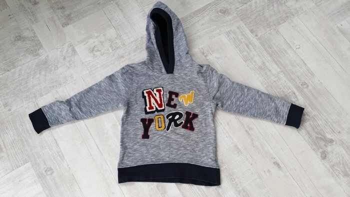 Sweat à capuche Taille 8 ans