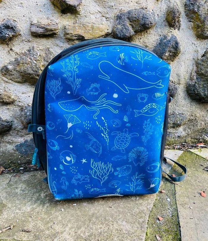 Sac à dos coque faciale semi rigide interchangeable décor mer