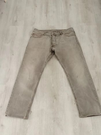 Jeans kaporal taille 32 (42 français)
