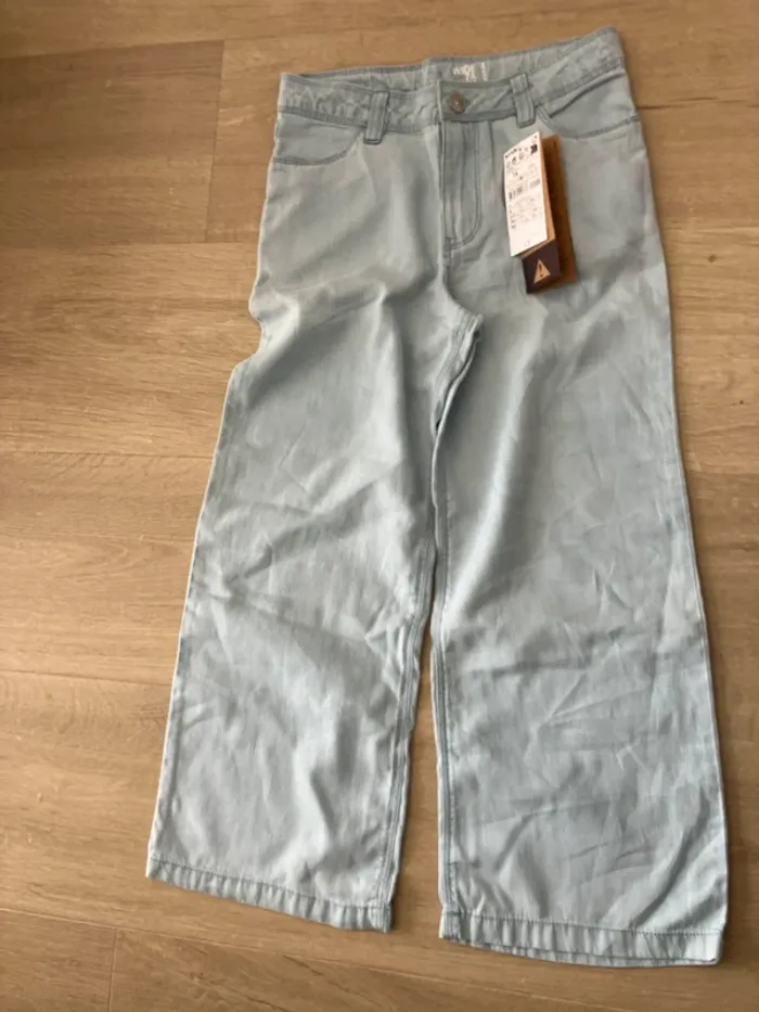 Pantalon jeans léger tencel coupe wide kiabi 7 ans neuf avec étiquette