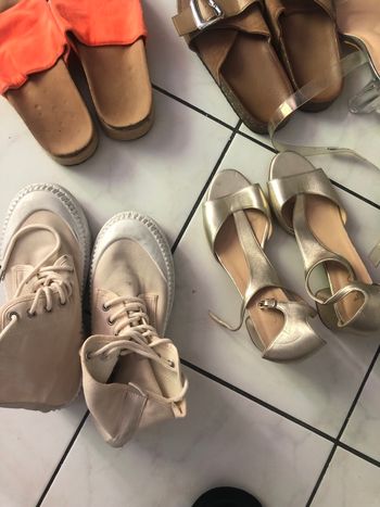 Vends lots de vêtements femmes tailles 38 jeans Zara heures d’été chaussures sandales et autres
