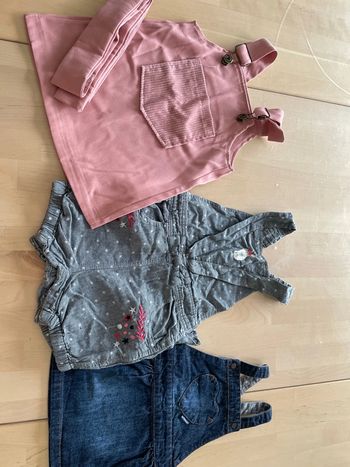Lot de 2 robes et 1 salopette 12 mois fille
