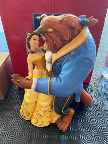 Figurine disney traditions belle et la bete