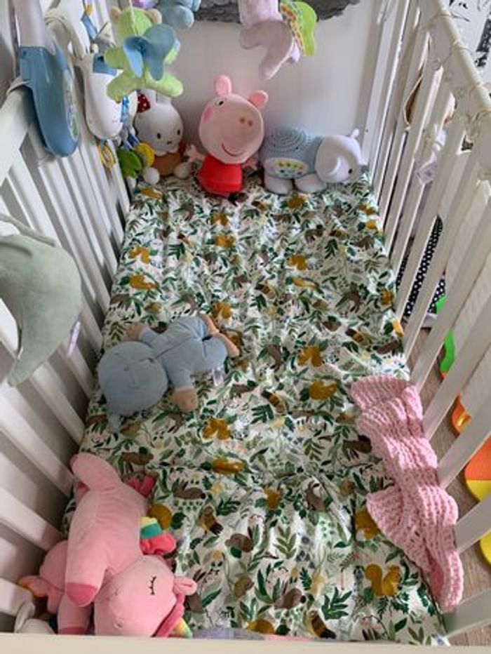 Lit bébé avec matelas et housse de couette - photo numéro 8