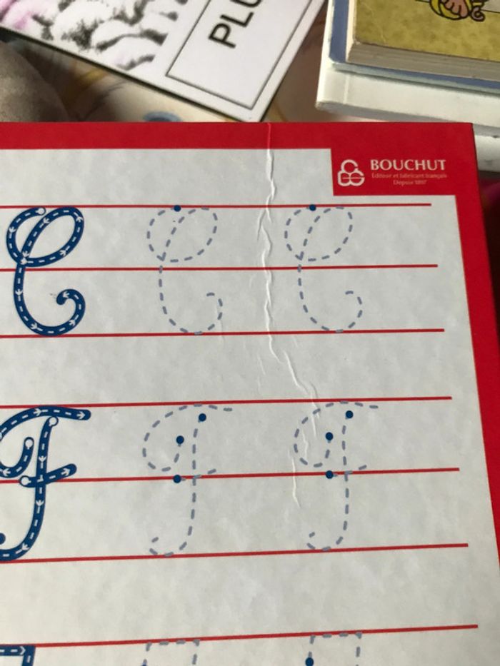 Tableau effaçable pour écrire les majuscule - photo numéro 3