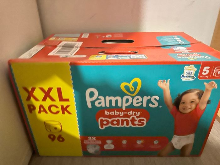 Couche Pampers taille 5