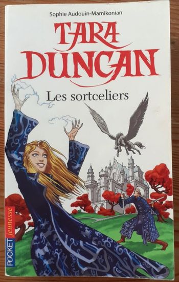 Livre Tara Duncan roman pour enfant/adolescent