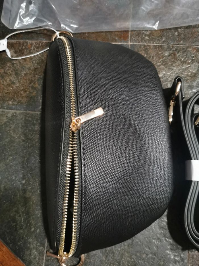 Sac banane noir en cuir synthétique neuve