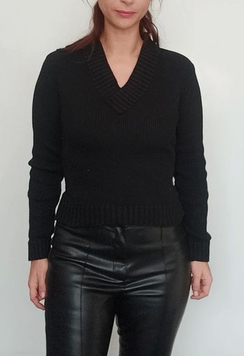 Pull col V uni noir taille 34