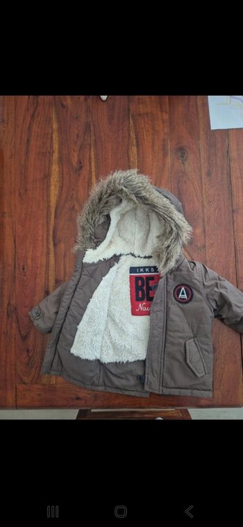 Parka bebe garcon 6 mois tres bon etat