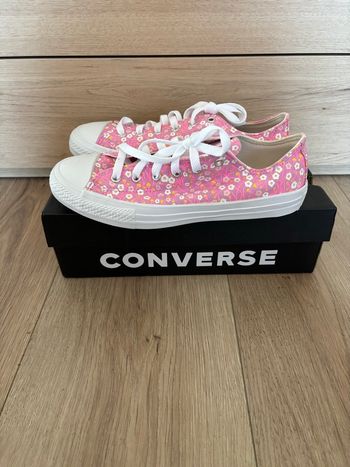 Converse à fleurs neuves pointure 38