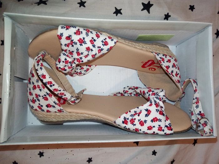 Sandales tissu fleurs rouges Liberto talons tressé - photo numéro 9