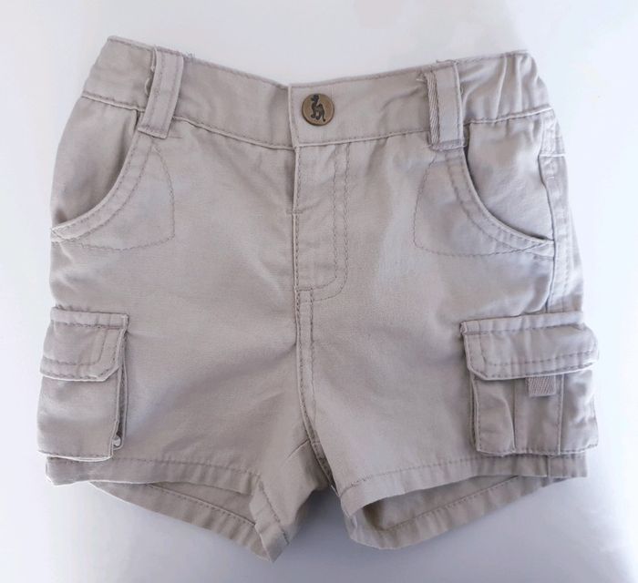 Petit short taille 9 mois