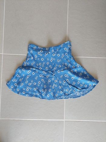 Jupe (avec short) Stradivarius XS / 34 / 16 ans