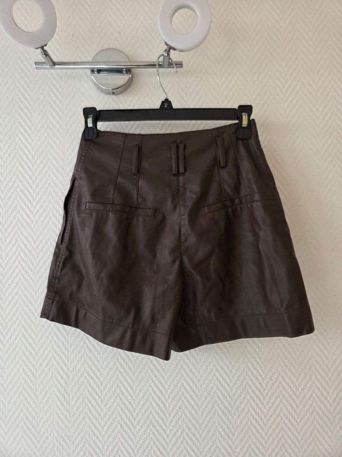 Short en cuir femme - photo numéro 3