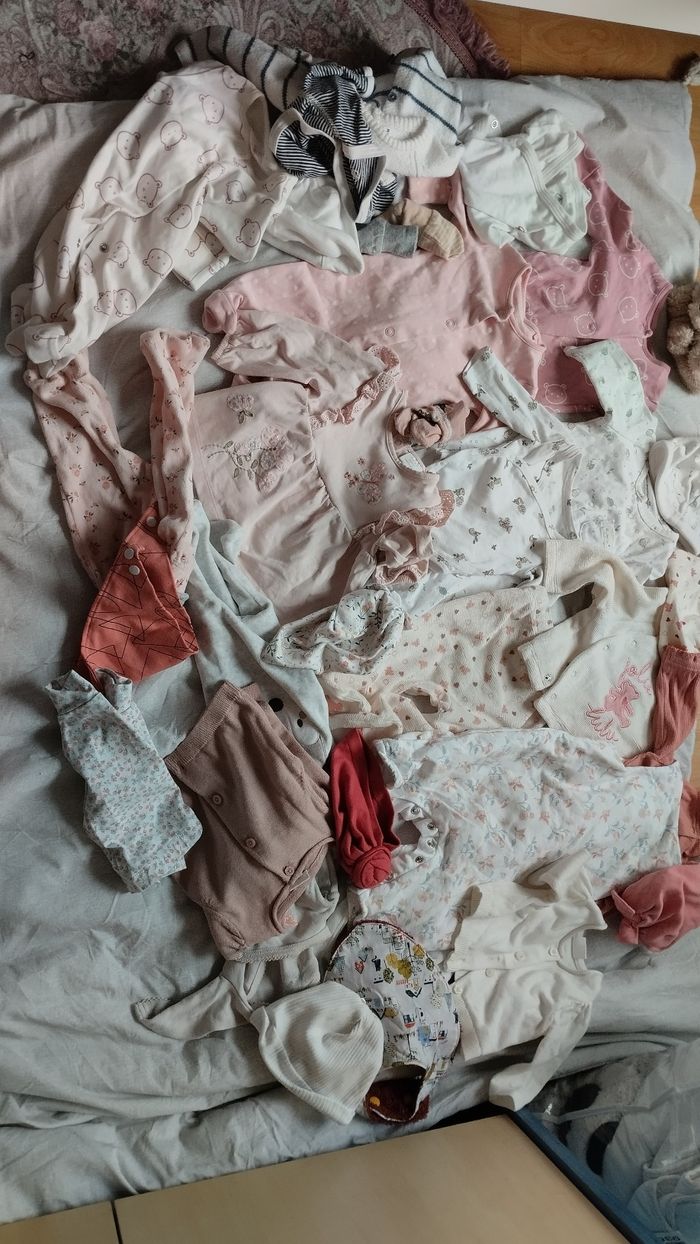 Lot de vêtements bébé fille - photo numéro 2