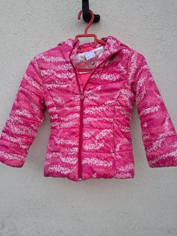 Doudoune imperméavle adidas rose 5/6ans avec capuche fille