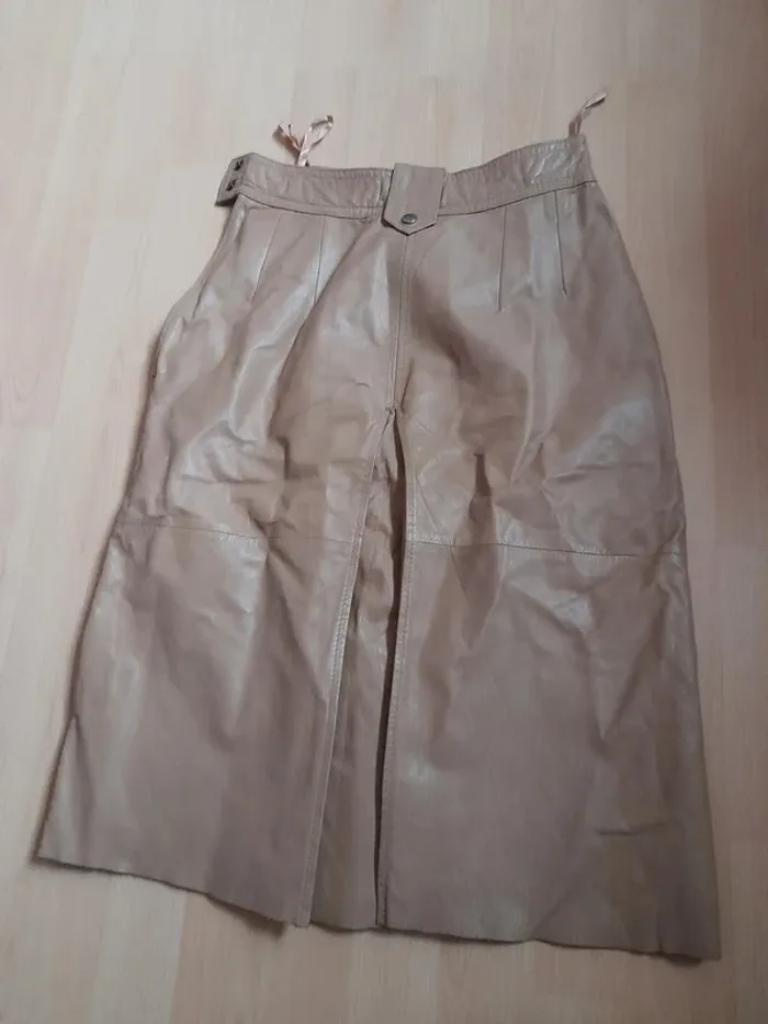 Jupe en cuir C&A couleur peau - photo numéro 2