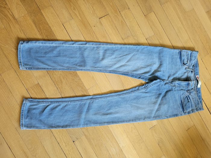 Jean Levis bleu
