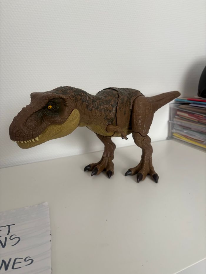 Tyrannosaure jurassic world - photo numéro 2