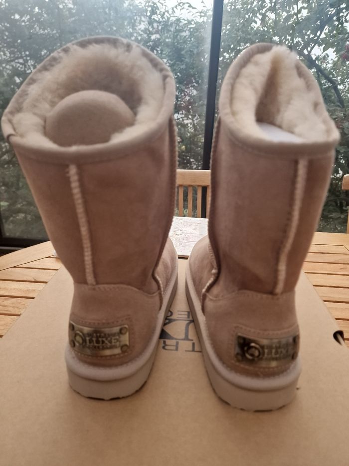 Bottes australia luxe beige taille 37 - photo numéro 2