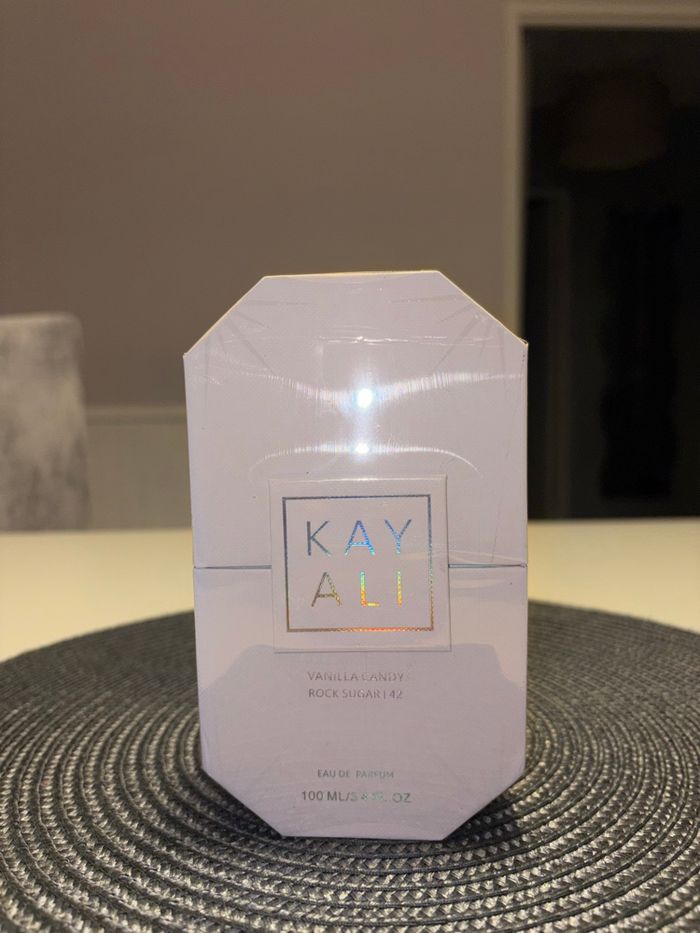 Parfum Kayali Vanilla Candy - photo numéro 2