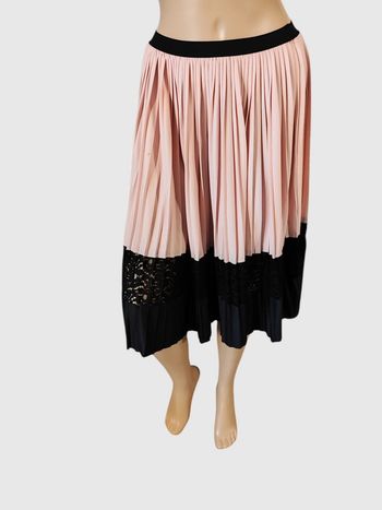 Jupe midi plissée Zara rose et noire taille M : Élégance intemporelle