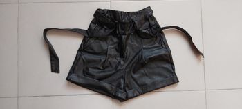 Short simili cuir S